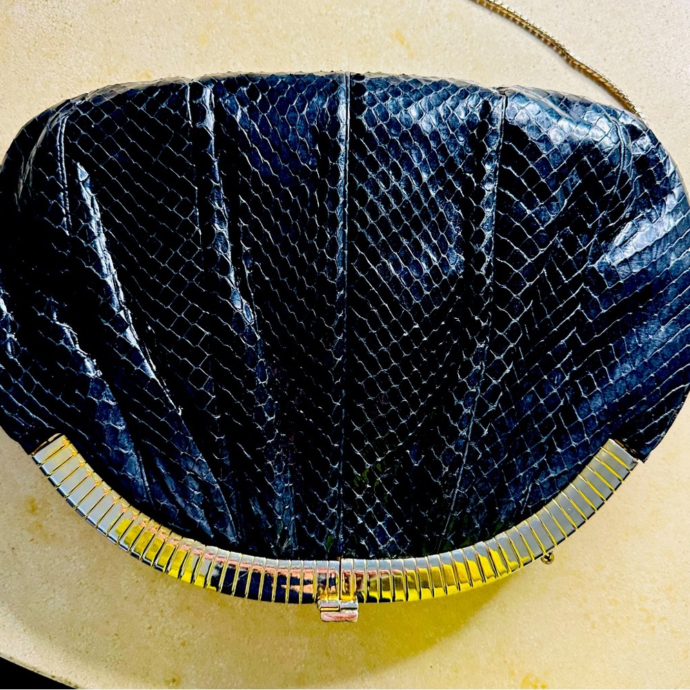 Judith Leiber vintage handbag with black onyx-Opal semiprecious stones in clasp. - Picture 2 of 7